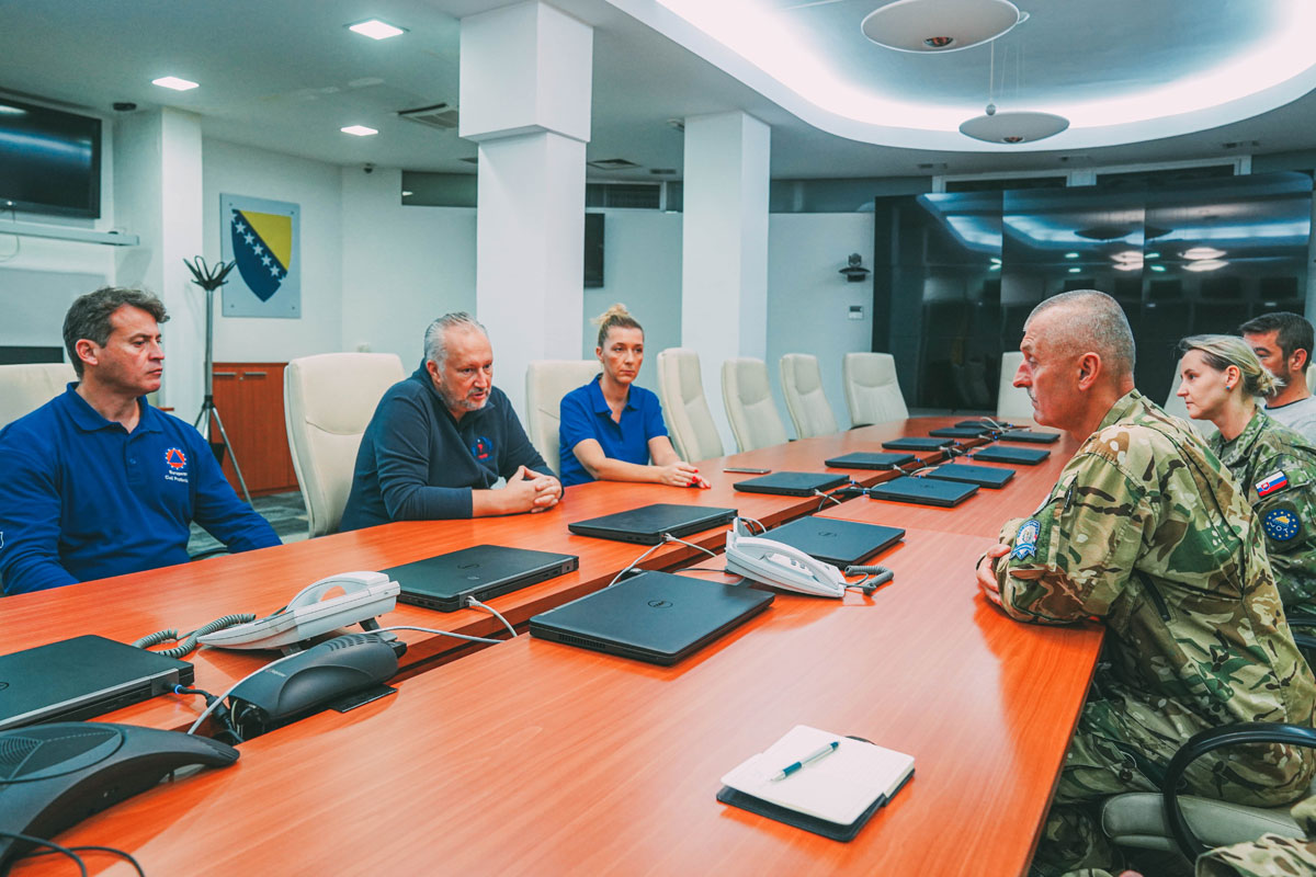 COM EUFOR visited the BiH Operation and Communication Centre