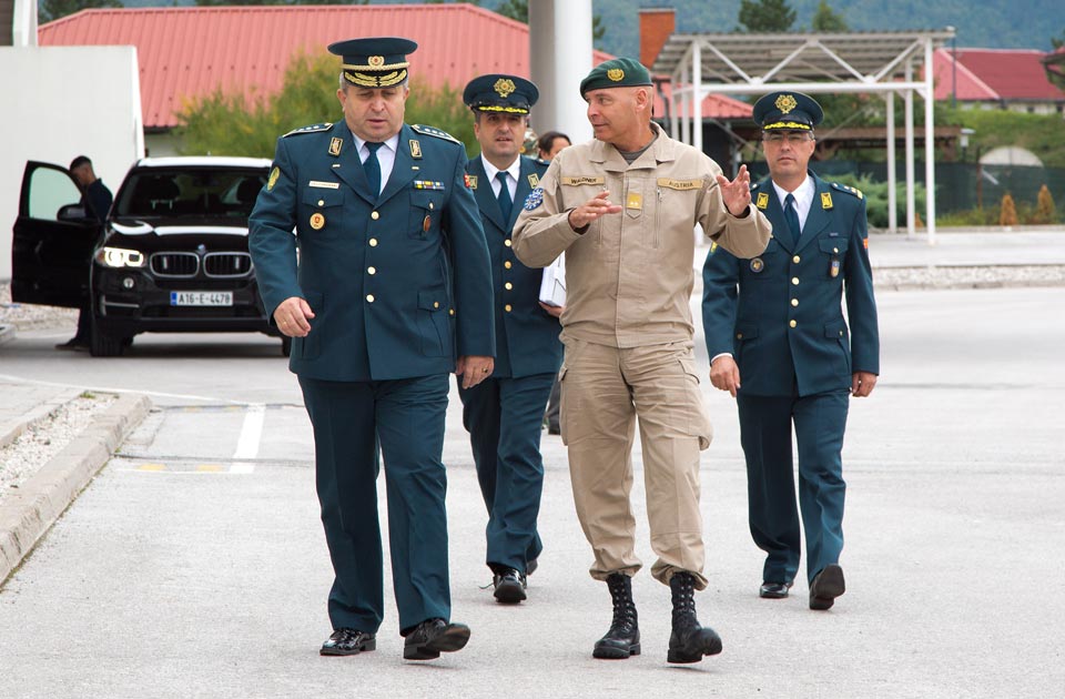 Lieutenant General Metodija Velichkovski visited Commander EUFOR